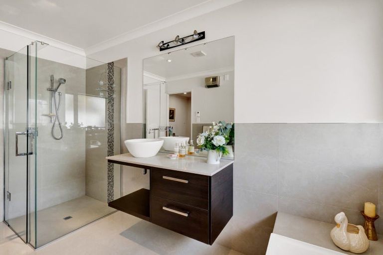 Photo of property in 7 Portland Drive, Highlands Park, New Plymouth, 4312