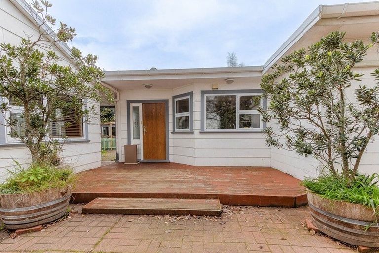 Photo of property in 60a Skerman Street, Marton, 4710