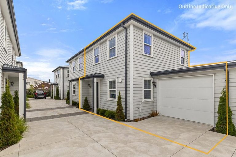 Photo of property in 2/24 Devon Street, Sydenham, Christchurch, 8023