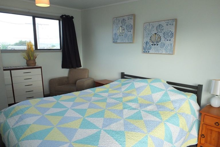 Photo of property in 12 Brown Terrace, Foxton Beach, Foxton, 4815