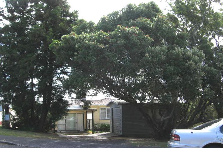 Photo of property in 1/8a Verbena Road, Birkdale, Auckland, 0626