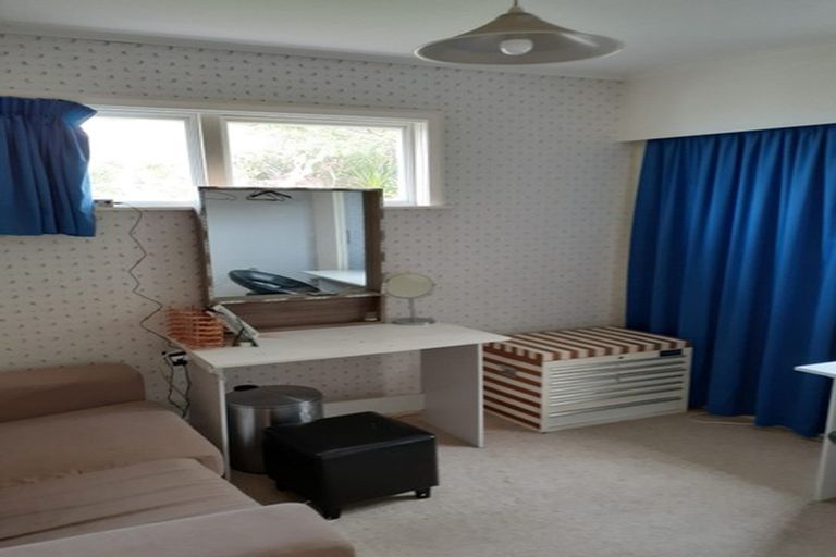 Photo of property in 37 Huntleigh Park Way, Ngaio, Wellington, 6035