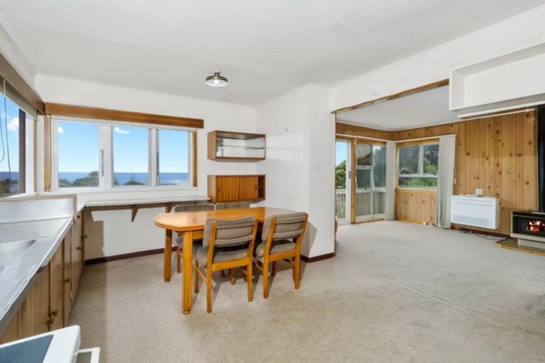 Photo of property in 25 Domain Crescent, Muriwai, Waimauku, 0881