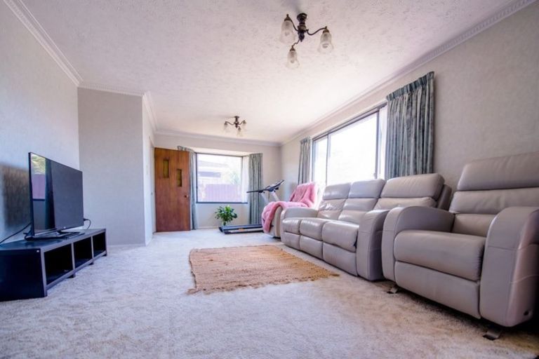 Photo of property in 1/53 Ambleside Drive, Burnside, Christchurch, 8053