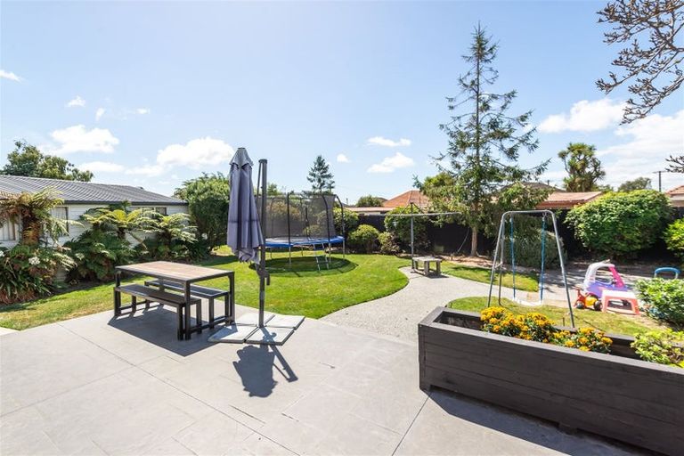 Photo of property in 24 Ealing Street, Redwood, Christchurch, 8051