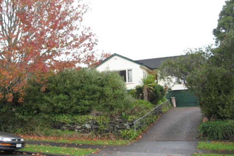 Photo of property in 26a Parkhill Road, Mellons Bay, Auckland, 2014