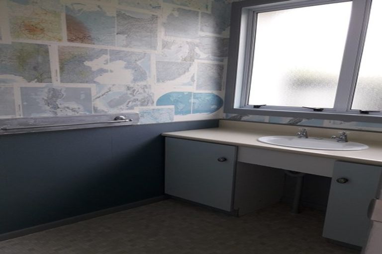 Photo of property in 6 Omata Road, Westown, New Plymouth, 4310