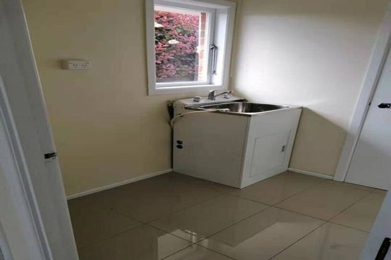 Photo of property in 1/38 Edwards Avenue, Henderson, Auckland, 0610