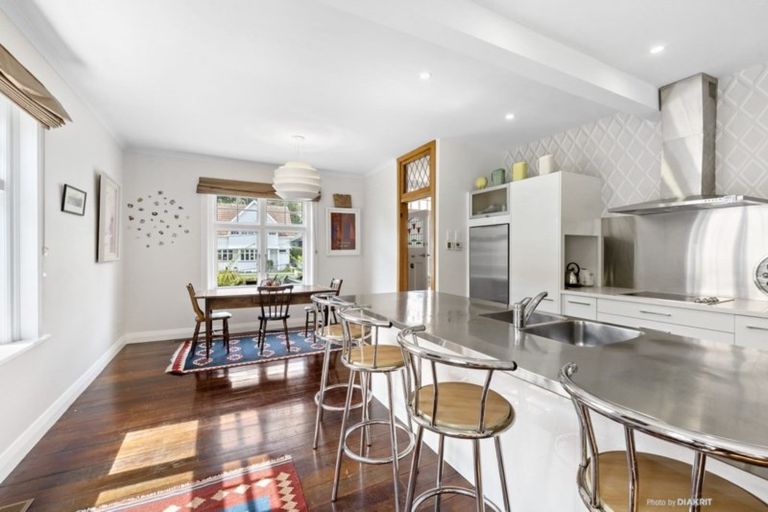 Photo of property in 14 Glen Road, Kelburn, Wellington, 6012