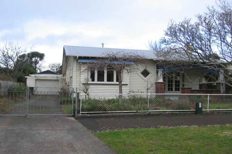 Photo of property in 5 Rangitane Street, Palmerston North, 4414
