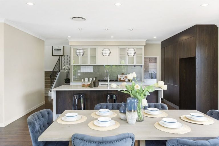 Photo of property in 97 Medallion Drive, Oteha, Auckland, 0632