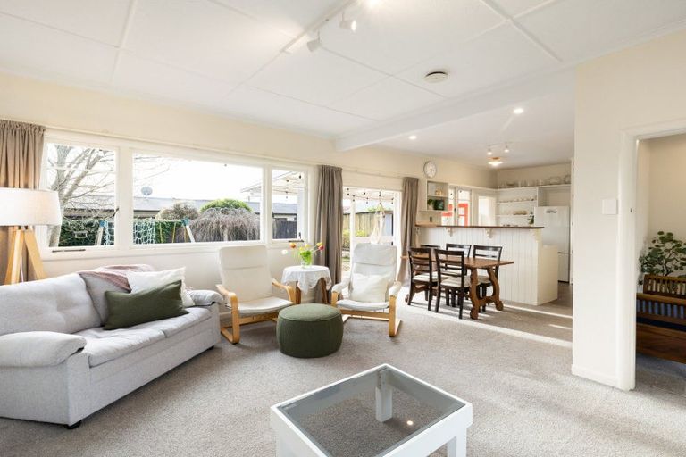 Photo of property in 26 Forest Lake Road, Forest Lake, Hamilton, 3200