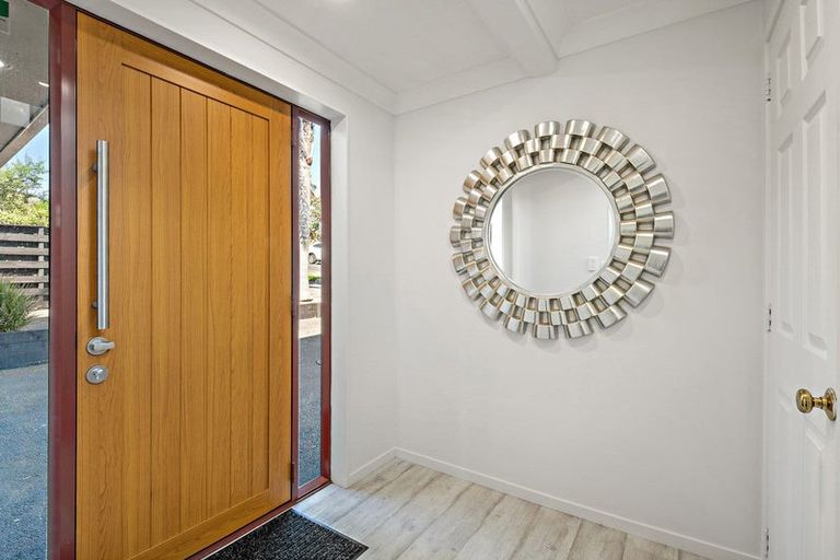 Photo of property in 12 Channel View Road, Clarks Beach, Pukekohe, 2679