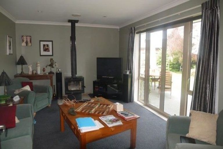 Photo of property in 17 Elm Drive, Rangiora, 7400