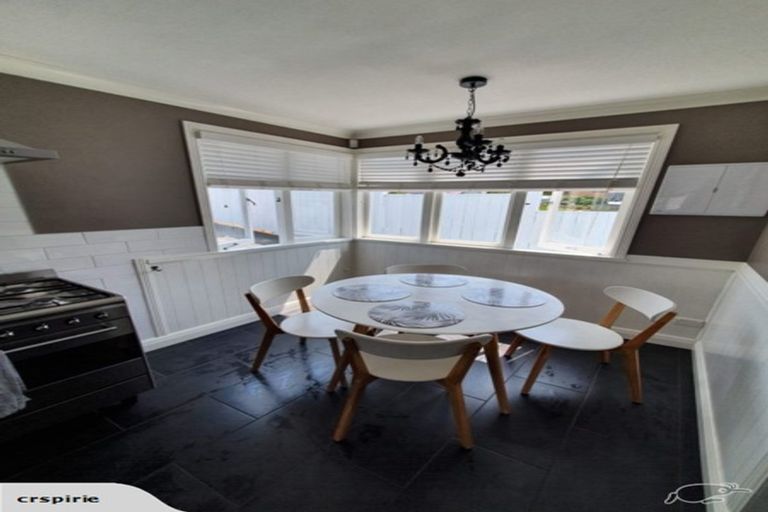 Photo of property in 1047 Whangaparaoa Road, Tindalls Beach, Whangaparaoa, 0930