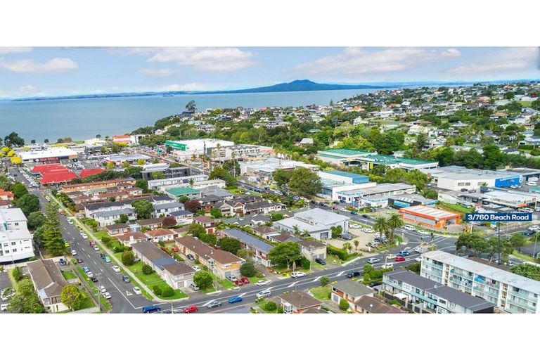 Photo of property in 3/760 Beach Road, Browns Bay, Auckland, 0630
