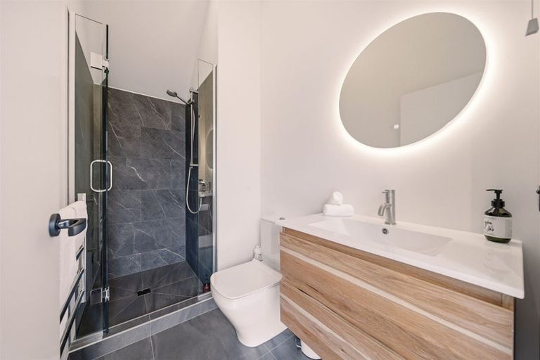 Photo of property in 33 Casterway Crescent, Jacks Point, 9371