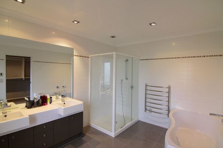 Photo of property in 75 Laurel Oak Drive, Schnapper Rock, Auckland, 0632