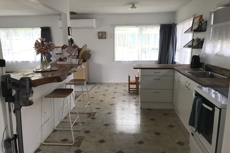 Photo of property in 8 Yorke Road, Haruru, 0204