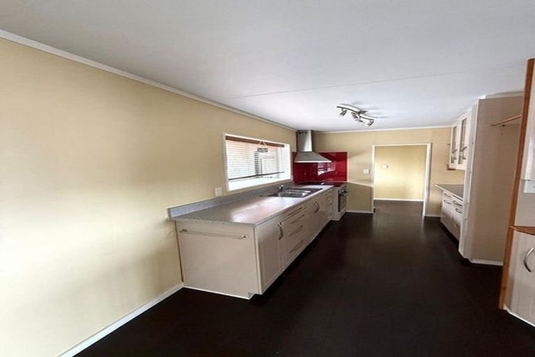 Photo of property in 32 Wai Iti Place, Clendon Park, Auckland, 2103