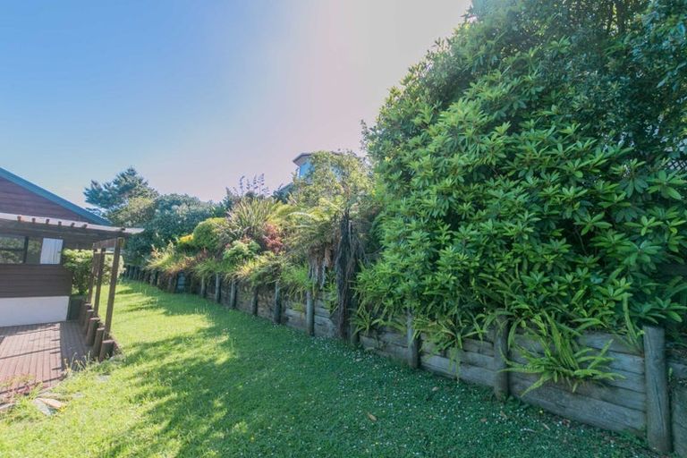 Photo of property in 3 Cairnbrae Court, Northcross, Auckland, 0632