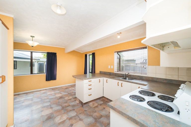 Photo of property in 14 Gladys Place, Kelvin Grove, Palmerston North, 4414