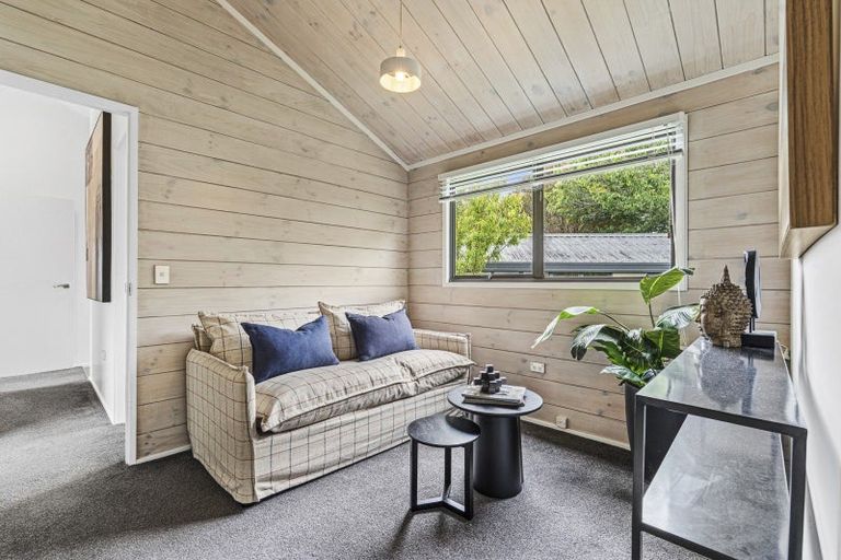 Photo of property in 6 Honnor Place, Hurdon, New Plymouth, 4310