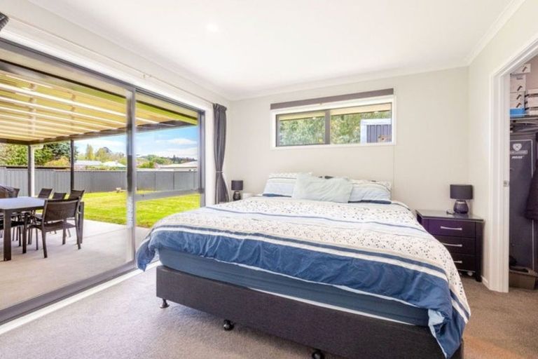 Photo of property in 2 Bibby Street, Waipawa, 4210
