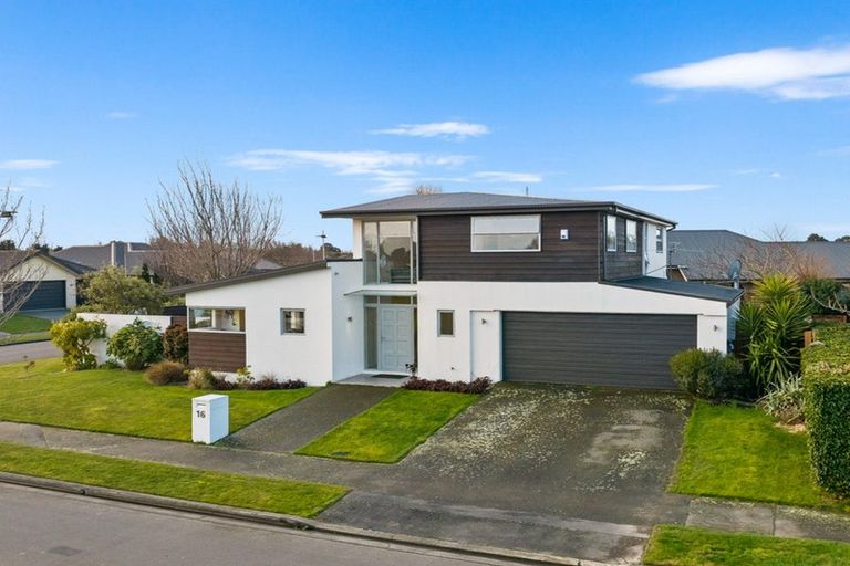 Photo of property in 16 East Ellington Drive, Mairehau, Christchurch, 8052