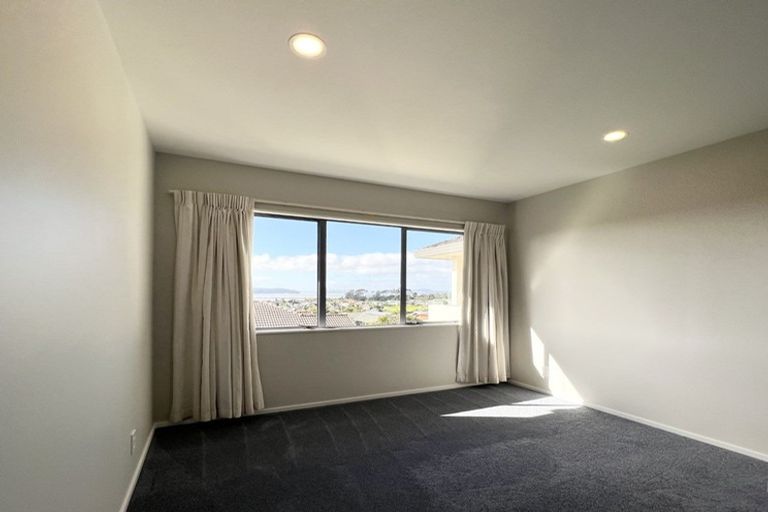 Photo of property in 10 Parkside Road, West Harbour, Auckland, 0618