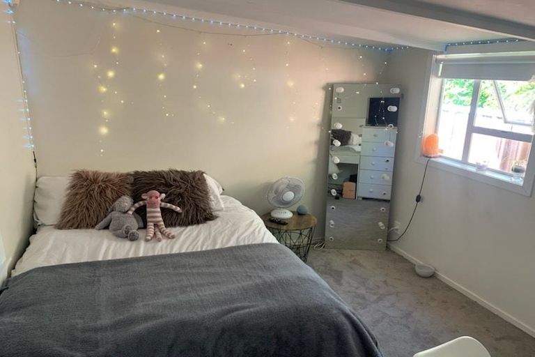 Photo of property in 43 Tindalls Bay Road, Tindalls Beach, Whangaparaoa, 0930