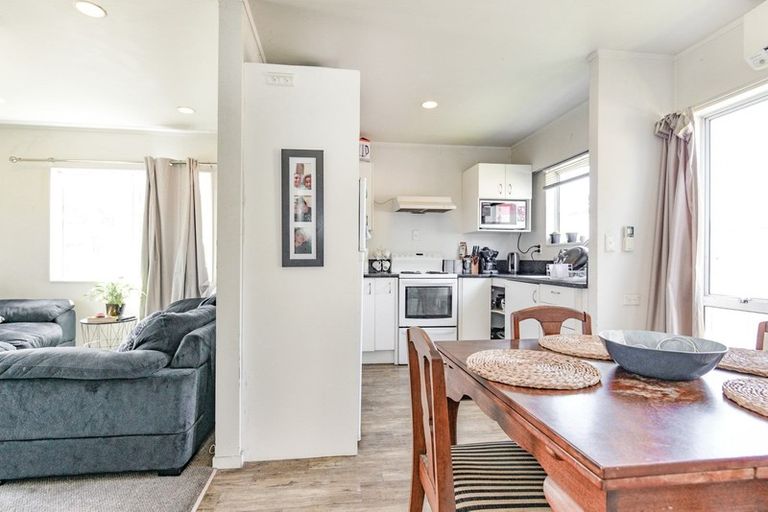 Photo of property in 102 Willowpark Road North, Hastings, 4122