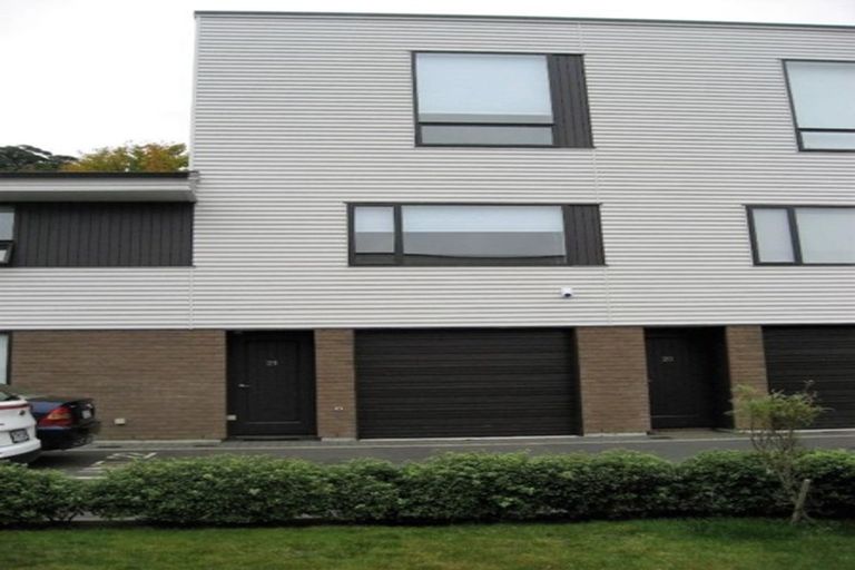 Photo of property in 21 Thatcher Crescent, Crofton Downs, Wellington, 6035