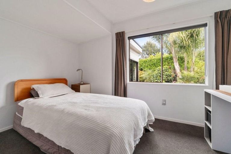Photo of property in 4 Realm Place, Massey, Auckland, 0614