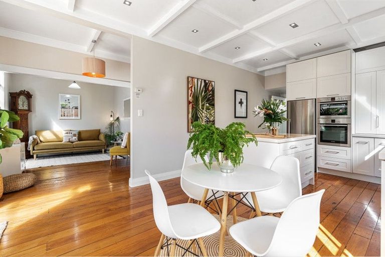 Photo of property in 27 Rutland Road, Stanley Point, Auckland, 0624