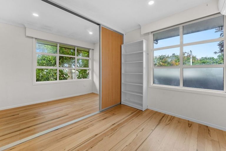 Photo of property in 1a Muritai Road, Milford, Auckland, 0620