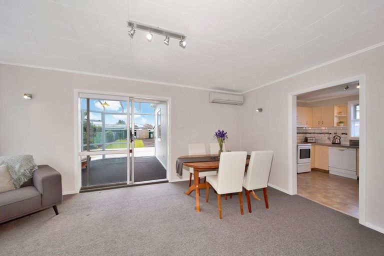 Photo of property in 28 Disraeli Street, Hawera, 4610