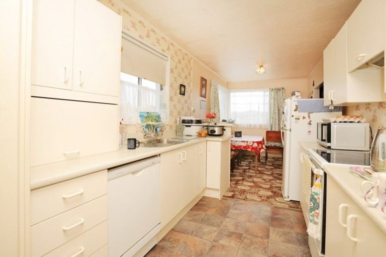 Photo of property in 3 Argyle Street, Kew, Invercargill, 9812