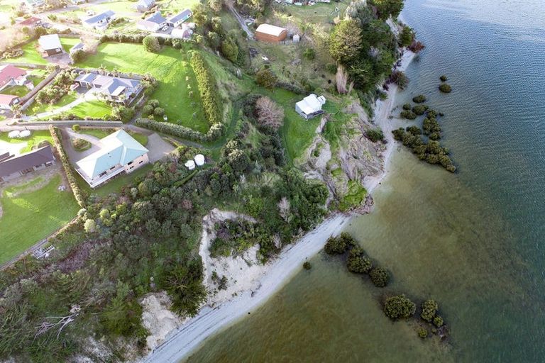 Photo of property in 16 Kotare Crescent, Pahi, Paparoa, 0571