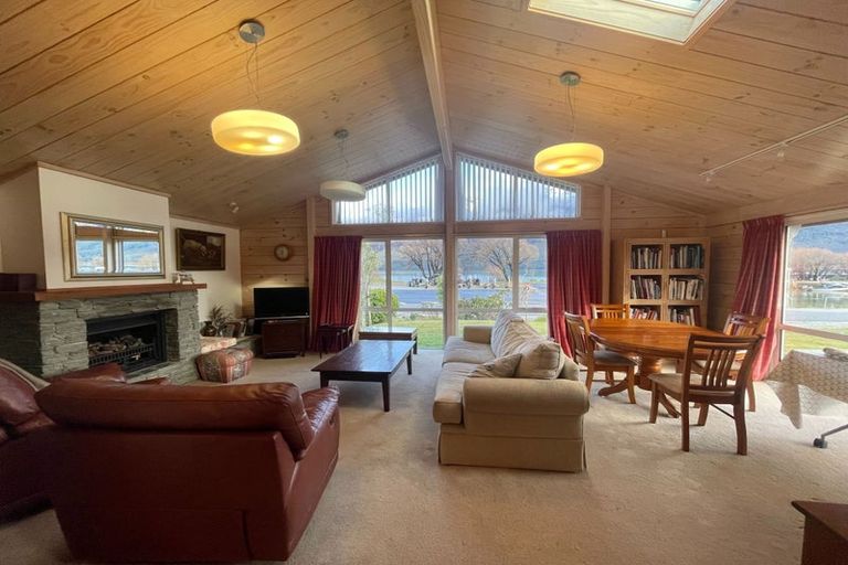 Photo of property in 37 Benmore Place, Glenorchy, 9372