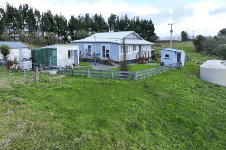 Photo of property in 102 Crownthorpe Road, Crownthorpe, Hastings, 4179