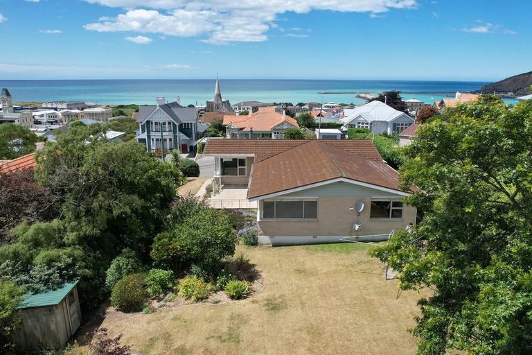 Photo of property in 16 Ure Street, South Hill, Oamaru, 9400