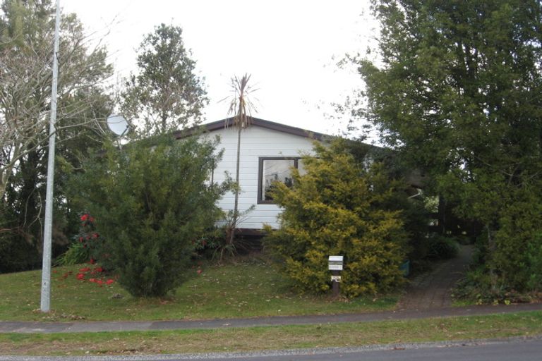 Photo of property in 1 Dorothy Place, Hillcrest, Hamilton, 3216