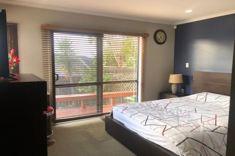 Photo of property in 11 Dairyland Drive, East Tamaki Heights, Auckland, 2016