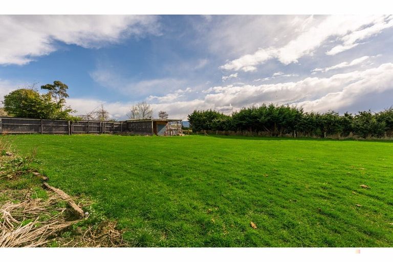Photo of property in 60 Timaru Road, Waimate, 7924