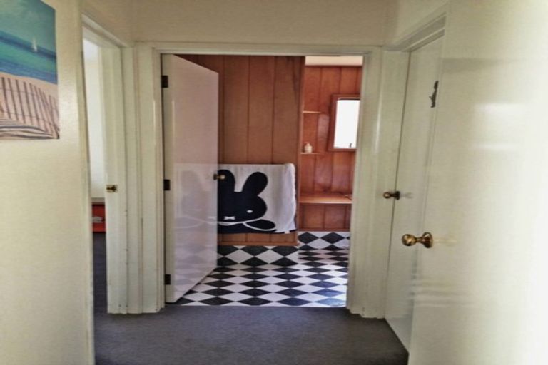 Photo of property in 87 Hillsborough Road, Hillsborough, Auckland, 1042