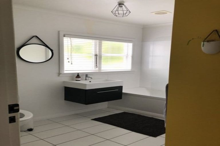 Photo of property in 47 Maungaraki Road, Korokoro, Lower Hutt, 5012
