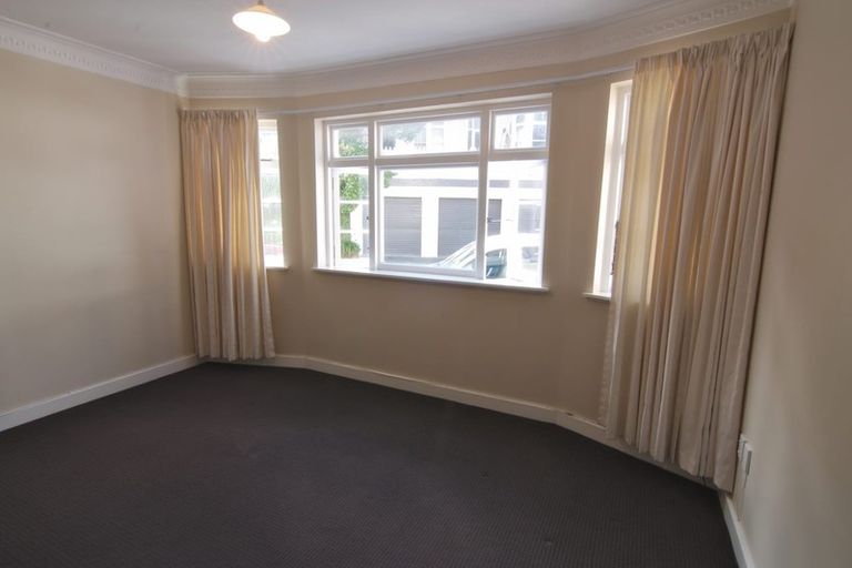 Photo of property in 20d Portland Crescent, Thorndon, Wellington, 6011