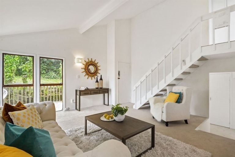 Photo of property in 1/4 Braund Place, Glenfield, Auckland, 0629