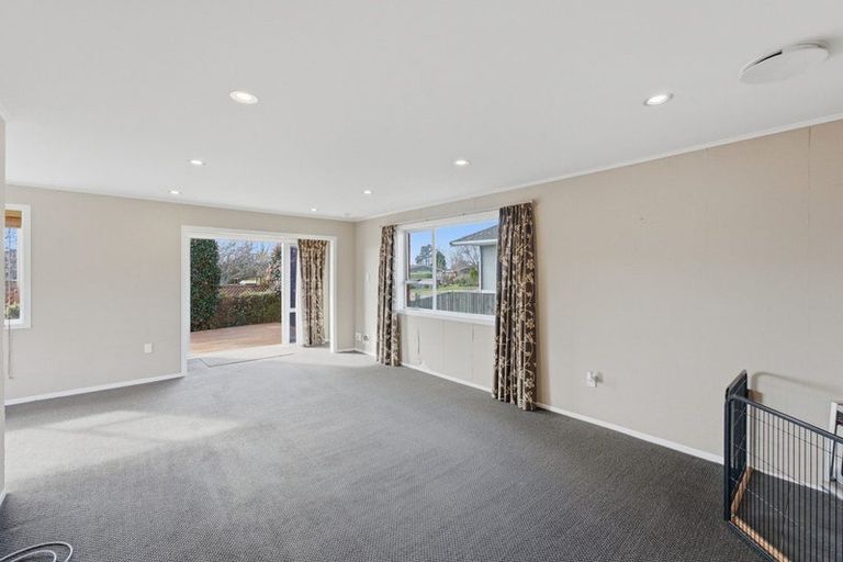 Photo of property in 21 Truby King Street, Merrilands, New Plymouth, 4312